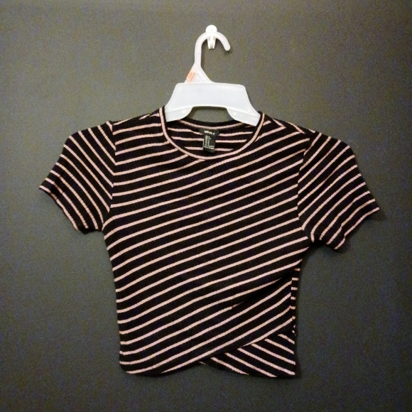Forever 21 Tops - FOREVER 21 PINK AND BLACK SMALL TEE SHIRT